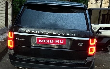 Land Rover Range Rover IV рестайлинг, 2019 год, 9 500 000 рублей, 4 фотография