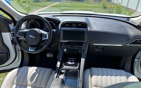 Jaguar F-Pace, 2018 год, 2 759 000 рублей, 11 фотография