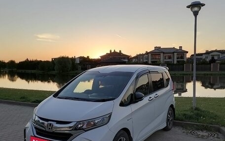 Honda Freed II, 2017 год, 1 840 000 рублей, 4 фотография
