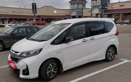 Honda Freed II, 2017 год, 1 840 000 рублей, 5 фотография