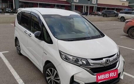 Honda Freed II, 2017 год, 1 840 000 рублей, 12 фотография