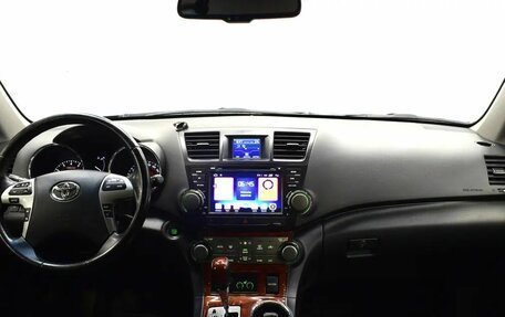Toyota Highlander III, 2012 год, 1 820 000 рублей, 5 фотография