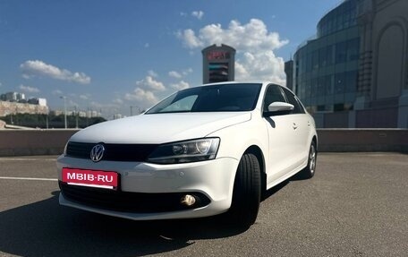 Volkswagen Jetta VI, 2014 год, 1 300 000 рублей, 2 фотография
