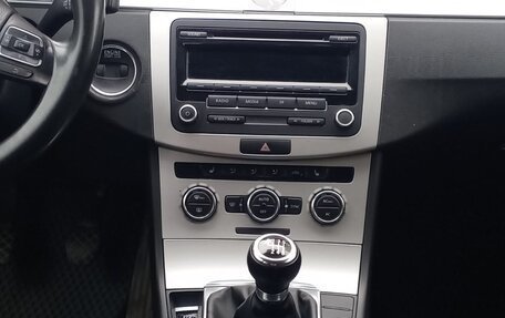 Volkswagen Passat B7, 2011 год, 850 000 рублей, 7 фотография