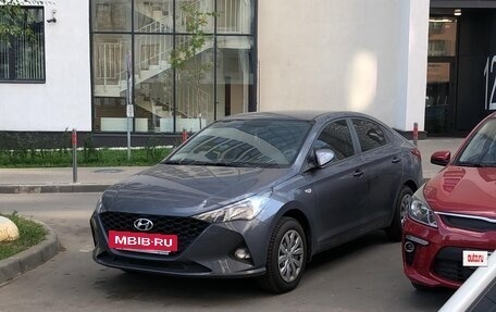 Hyundai Solaris II рестайлинг, 2021 год, 1 650 000 рублей, 3 фотография