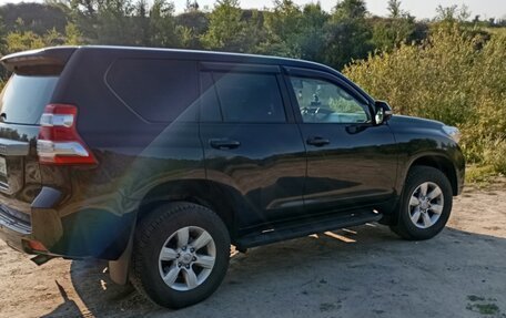 Toyota Land Cruiser Prado 150 рестайлинг 2, 2014 год, 3 400 000 рублей, 3 фотография