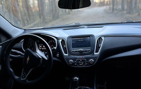 Chevrolet Malibu IX, 2017 год, 1 370 000 рублей, 4 фотография