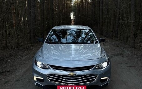 Chevrolet Malibu IX, 2017 год, 1 370 000 рублей, 3 фотография