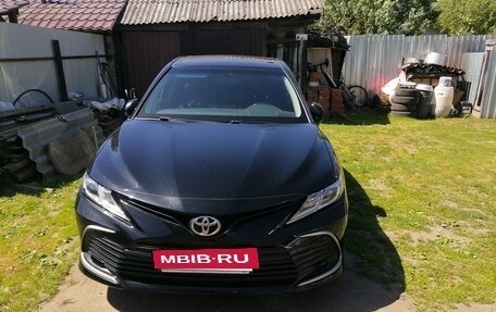 Toyota Camry, 2021 год, 2 900 000 рублей, 4 фотография