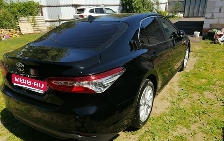 Toyota Camry, 2021 год, 2 900 000 рублей, 3 фотография