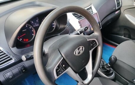 Hyundai Solaris II рестайлинг, 2013 год, 690 000 рублей, 14 фотография
