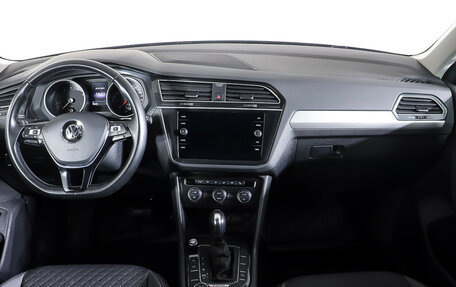 Volkswagen Tiguan II, 2019 год, 2 490 000 рублей, 13 фотография