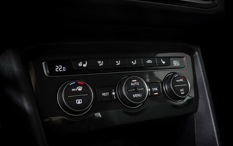 Volkswagen Tiguan II, 2019 год, 2 490 000 рублей, 19 фотография