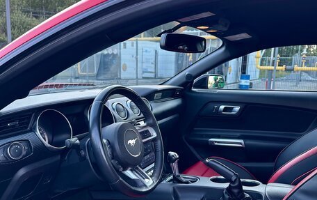 Ford Mustang VI рестайлинг, 2017 год, 2 950 000 рублей, 25 фотография