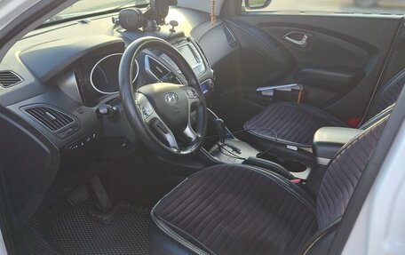 Hyundai ix35 I рестайлинг, 2013 год, 950 000 рублей, 10 фотография