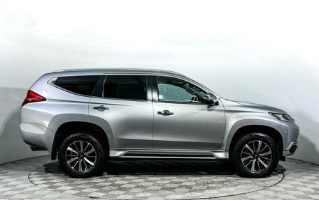 Mitsubishi Pajero Sport III рестайлинг, 2017 год, 2 547 000 рублей, 4 фотография