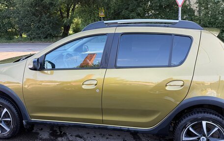 Renault Sandero II рестайлинг, 2015 год, 980 000 рублей, 3 фотография