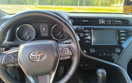 Toyota Camry, 2019 год, 2 800 000 рублей, 17 фотография