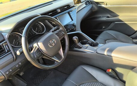 Toyota Camry, 2019 год, 2 800 000 рублей, 20 фотография