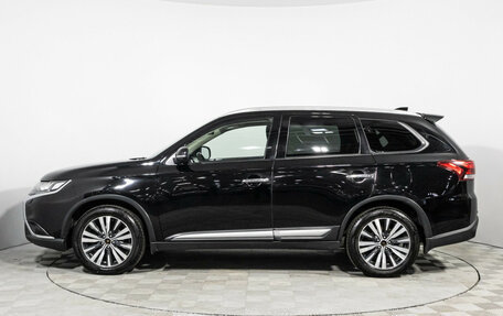 Mitsubishi Outlander III рестайлинг 3, 2019 год, 2 599 700 рублей, 8 фотография