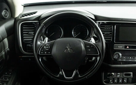 Mitsubishi Outlander III рестайлинг 3, 2019 год, 2 599 700 рублей, 19 фотография