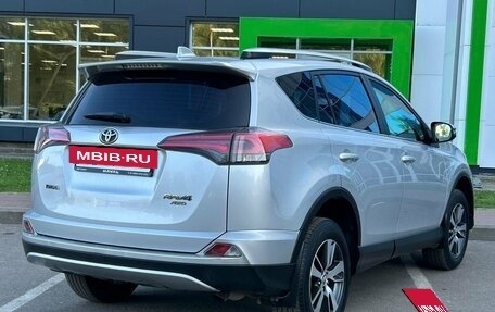 Toyota RAV4, 2017 год, 2 450 000 рублей, 6 фотография