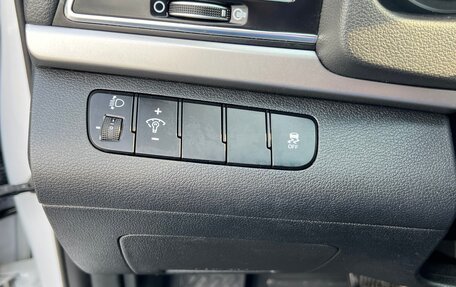 Hyundai Elantra VI рестайлинг, 2018 год, 1 650 000 рублей, 8 фотография