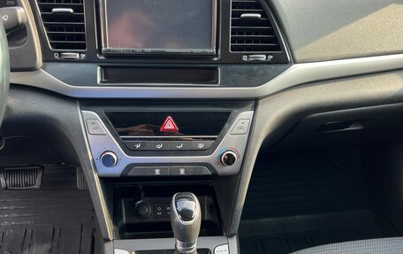 Hyundai Elantra VI рестайлинг, 2018 год, 1 650 000 рублей, 9 фотография