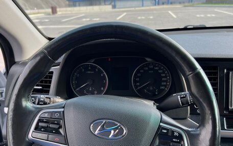 Hyundai Elantra VI рестайлинг, 2018 год, 1 650 000 рублей, 10 фотография