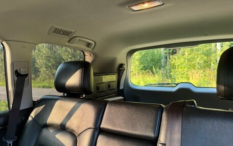 Toyota Land Cruiser 200, 2013 год, 4 000 000 рублей, 21 фотография