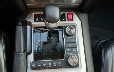 Toyota Land Cruiser 200, 2013 год, 4 000 000 рублей, 25 фотография