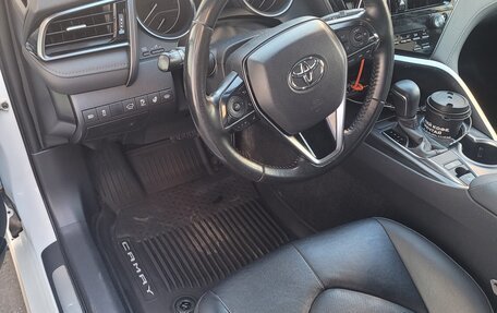 Toyota Camry, 2021 год, 3 550 000 рублей, 9 фотография