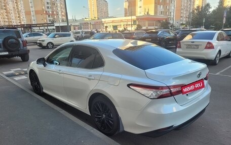 Toyota Camry, 2021 год, 3 550 000 рублей, 6 фотография