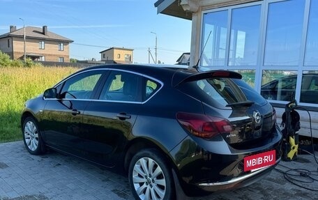 Opel Astra J, 2014 год, 945 000 рублей, 3 фотография