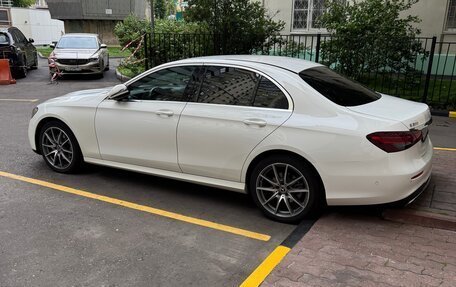 Mercedes-Benz E-Класс, 2021 год, 4 600 000 рублей, 8 фотография