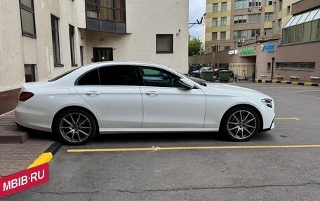 Mercedes-Benz E-Класс, 2021 год, 4 600 000 рублей, 5 фотография