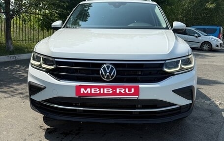 Volkswagen Tiguan II, 2021 год, 2 850 000 рублей, 11 фотография