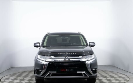 Mitsubishi Outlander III рестайлинг 3, 2019 год, 1 850 000 рублей, 2 фотография