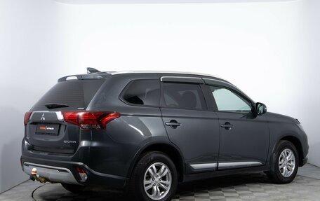 Mitsubishi Outlander III рестайлинг 3, 2019 год, 1 850 000 рублей, 5 фотография