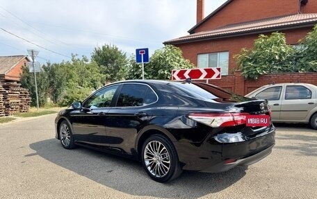 Toyota Camry, 2020 год, 2 800 000 рублей, 4 фотография