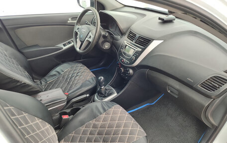 Hyundai Solaris II рестайлинг, 2013 год, 355 000 рублей, 13 фотография