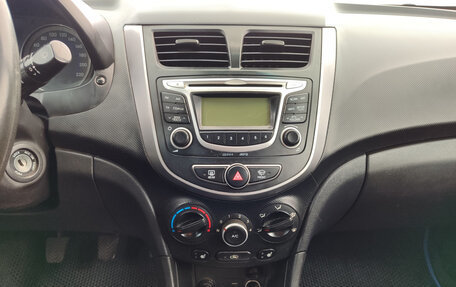 Hyundai Solaris II рестайлинг, 2013 год, 355 000 рублей, 18 фотография