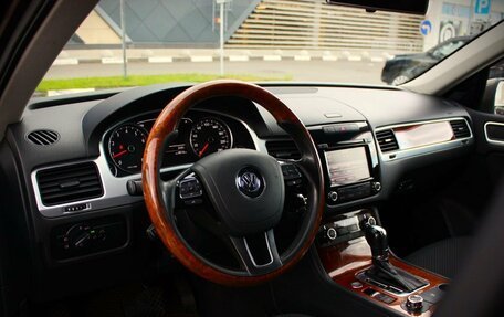 Volkswagen Touareg III, 2011 год, 1 748 000 рублей, 5 фотография
