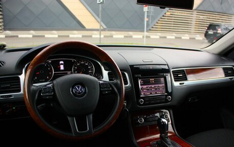 Volkswagen Touareg III, 2011 год, 1 748 000 рублей, 11 фотография