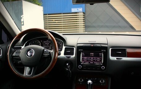 Volkswagen Touareg III, 2011 год, 1 748 000 рублей, 12 фотография