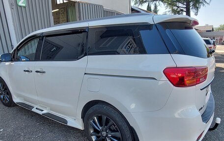 KIA Carnival III, 2018 год, 2 790 000 рублей, 4 фотография
