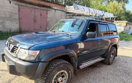 Nissan Patrol, 2001 год, 910 000 рублей, 2 фотография