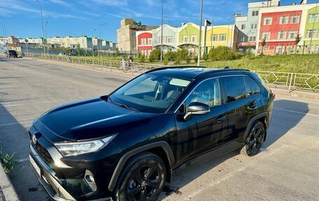 Toyota RAV4, 2021 год, 3 700 000 рублей, 3 фотография