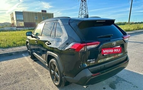 Toyota RAV4, 2021 год, 3 700 000 рублей, 8 фотография
