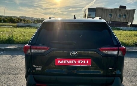 Toyota RAV4, 2021 год, 3 700 000 рублей, 7 фотография